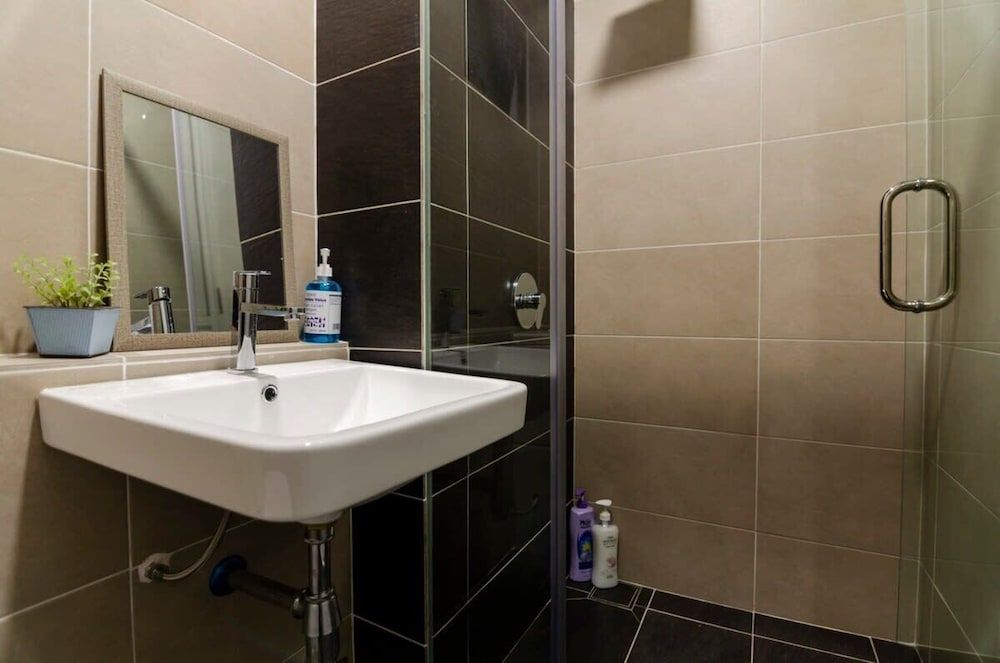 A Lovely 2BR D'pristine Suite Near Legoland Apartment (2 Bedrooms) 15