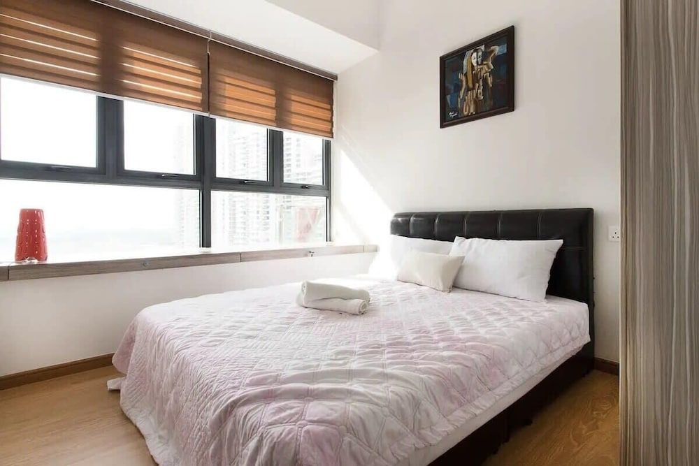 High-floor 2BR Suite, Water Views, Free Parking Apartment (2 Bedrooms) 8