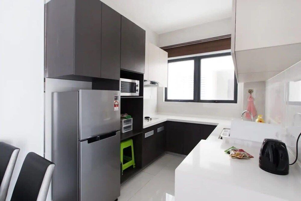 High-floor 2BR Suite, Water Views, Free Parking Apartment (2 Bedrooms) 6