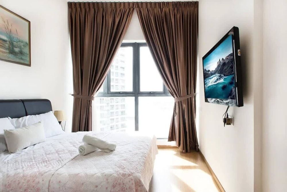 High-floor 2BR Suite, Water Views, Free Parking Apartment (2 Bedrooms) 12