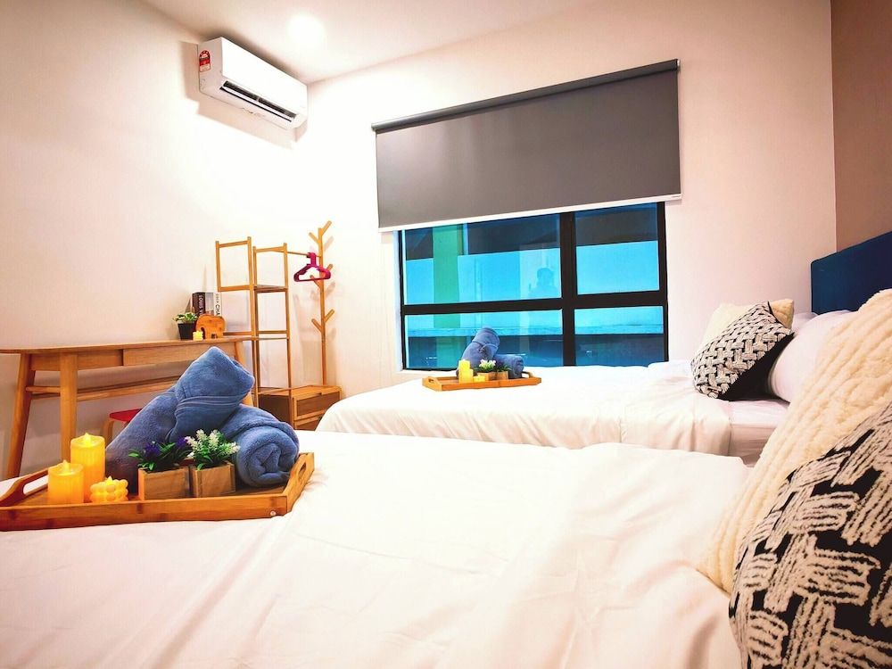 Condo, 3 Bedrooms, Accessible, Balcony