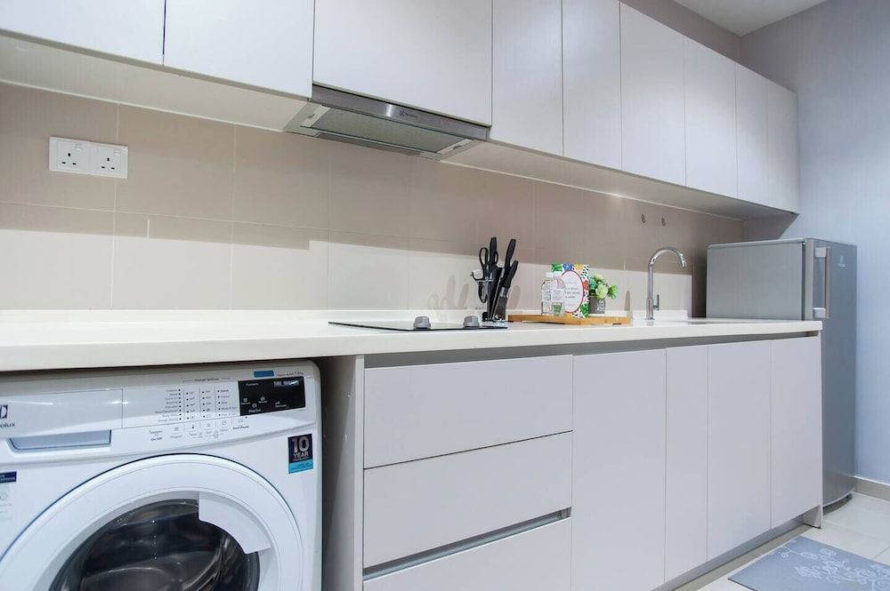 ICity Luxury Condo by Smarthome Superior Apartment, City View 7