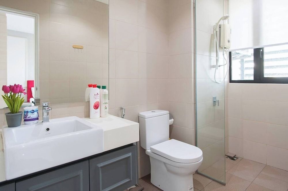 ICity Luxury Condo by Smarthome Superior Apartment, City View 14