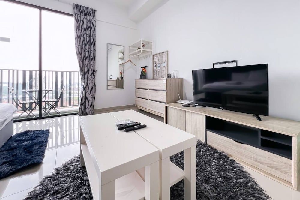 ICity Luxury Condo by Smarthome Deluxe Studio Suite 13