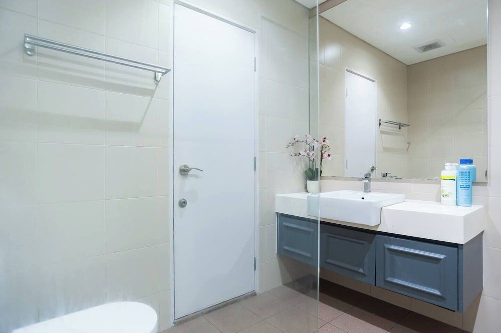 ICity Luxury Condo by Smarthome Comfort Apartment, City View 16