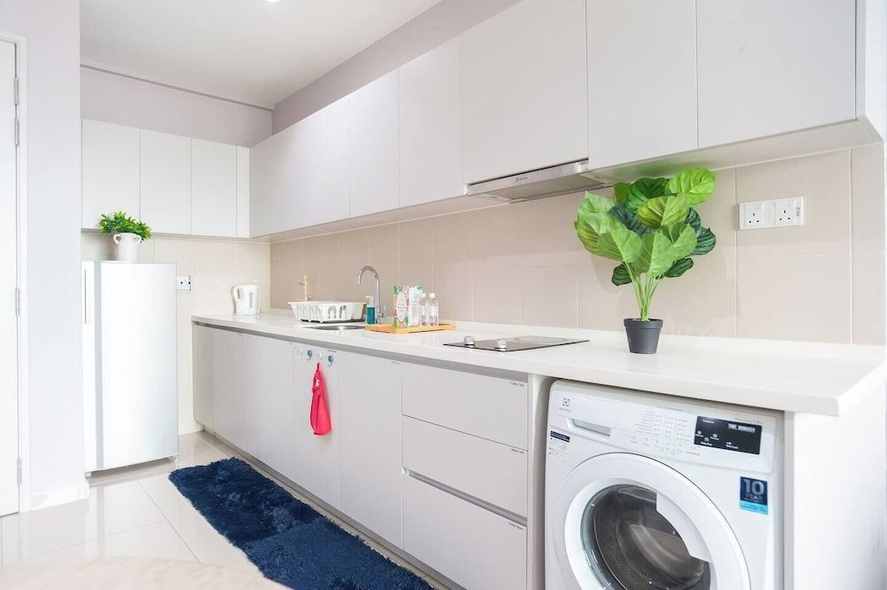 ICity Luxury Condo by Smarthome Comfort Apartment, City View 7