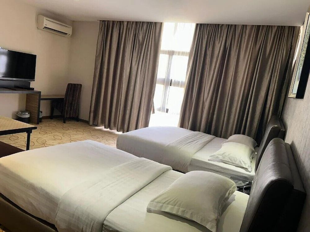 MILANO HOTEL Deluxe Triple Room 6