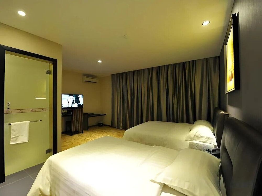 MILANO HOTEL Deluxe Triple Room 5