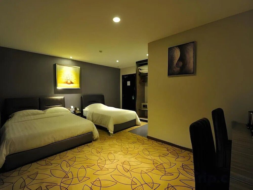 MILANO HOTEL Deluxe Triple Room 2