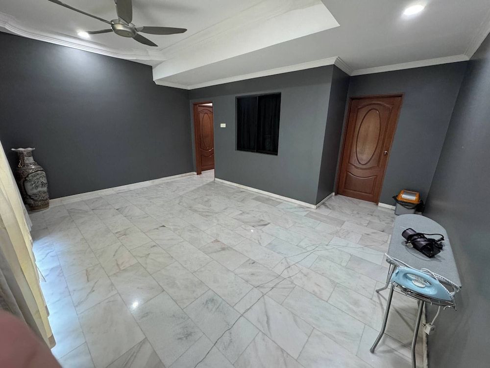 Cozy Johor Bahru Home With Family Room and Unblock Balcony View House, 4 Bedrooms 19