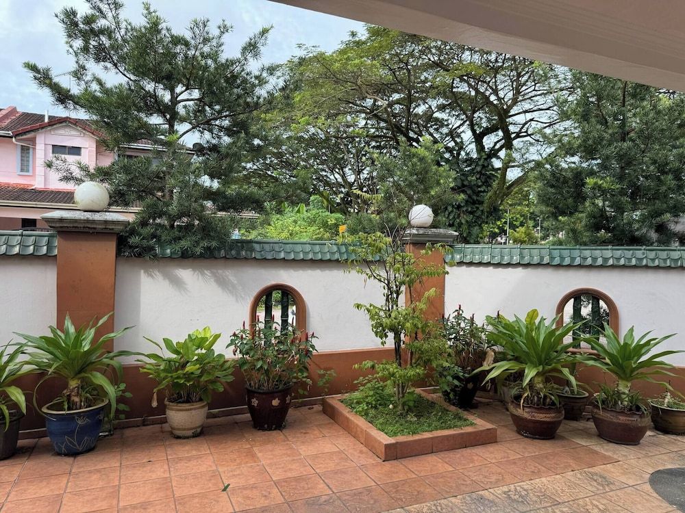 Cozy Johor Bahru Home With Family Room and Unblock Balcony View House, 4 Bedrooms 27