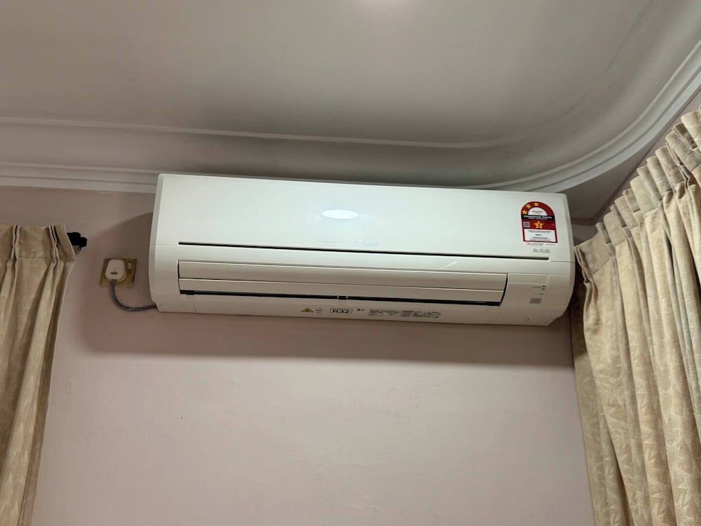 Cozy Johor Bahru Home With Family Room and Unblock Balcony View House, 4 Bedrooms 15