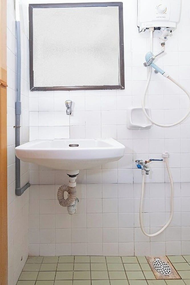 Lumut Villa Inn Deluxe Twin Room 4