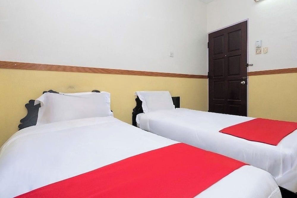 Lumut Villa Inn Deluxe Twin Room 2