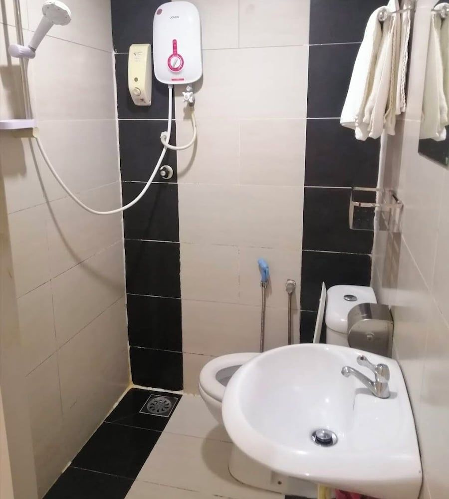 WENG LEONG HOTEL Classic Room 9