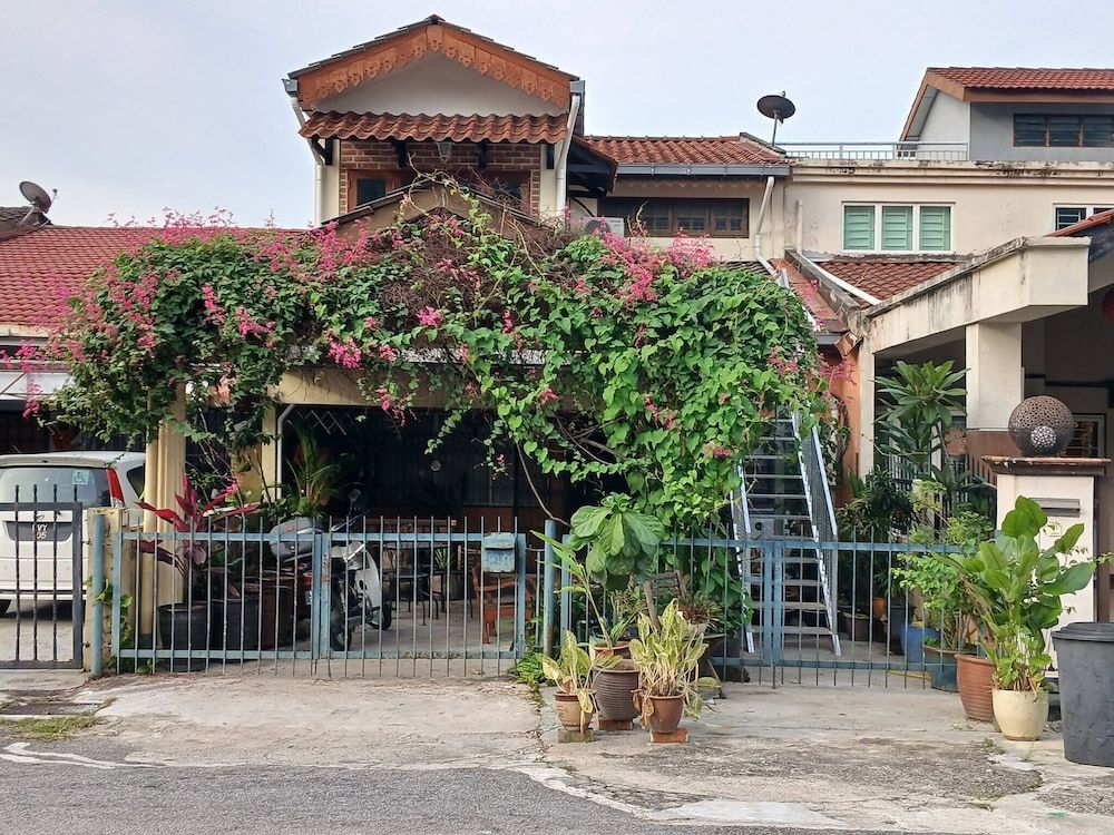 House, 3 Bedrooms, Balcony, Mountain View