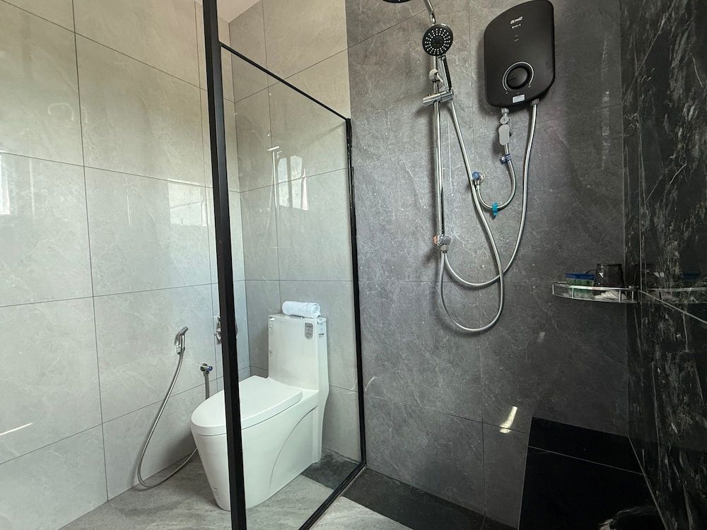 OYO 91193 Hi Inn Sibu Jaya Suite Family 8