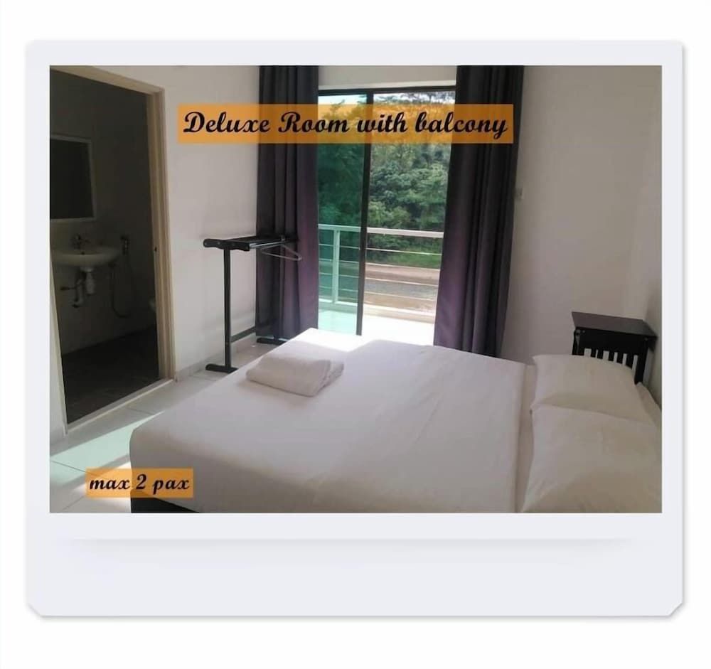 Riverside Palm Inn Deluxe Double Room 4