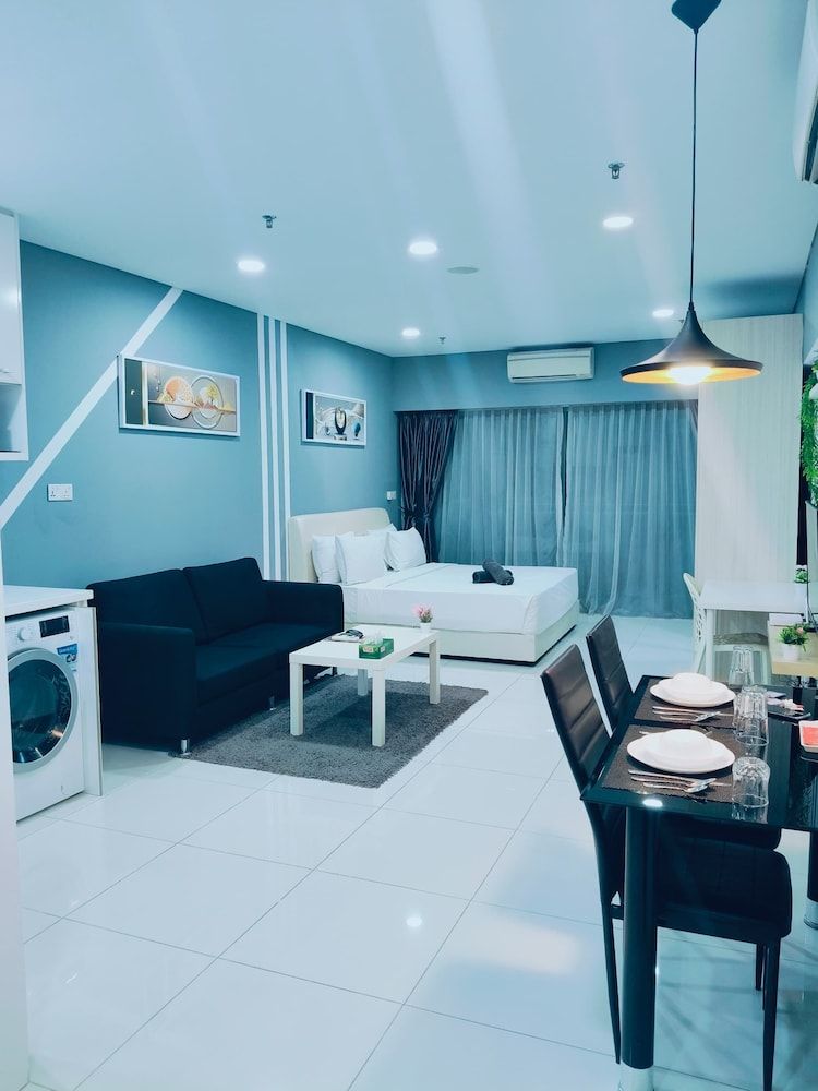 Deluxe Studio, Balcony, City View