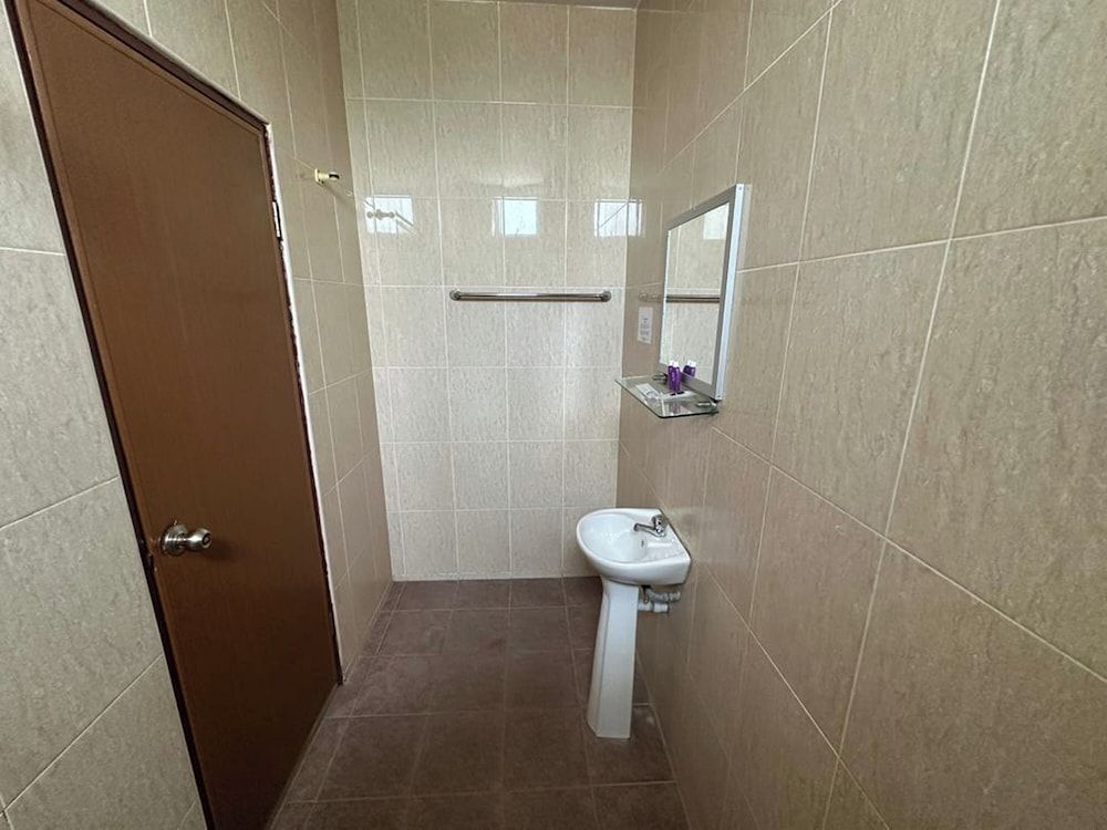 Glistar Hotel Deluxe Room, 1 Queen Bed 6