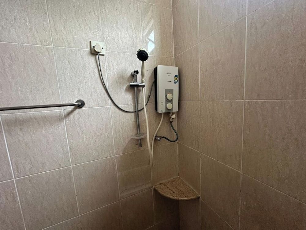 Glistar Hotel Deluxe Twin Room, No Windows 4