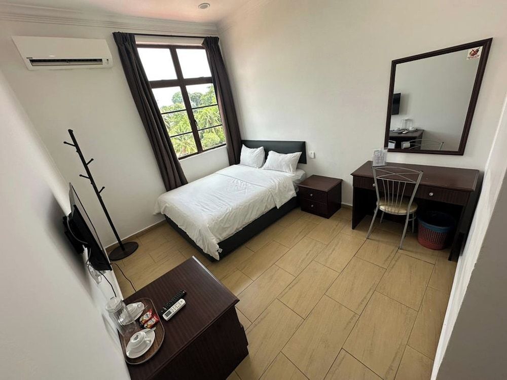 Glistar Hotel Deluxe Room, 1 Queen Bed 3