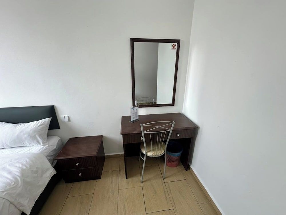 Glistar Hotel Deluxe Room, 1 Queen Bed 2