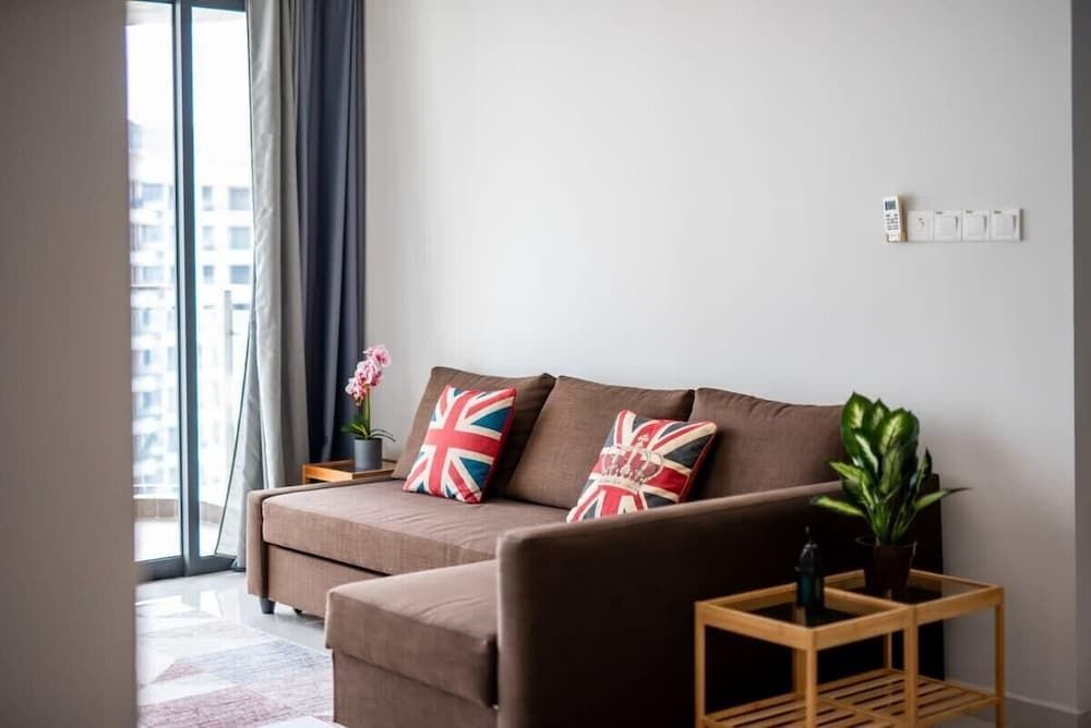 A Stylish 2BR Suite, Water Views, Free Parking Apartment (2 Bedrooms) 23