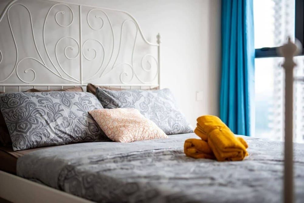 A Stylish 2BR Suite, Water Views, Free Parking Apartment (2 Bedrooms) 20