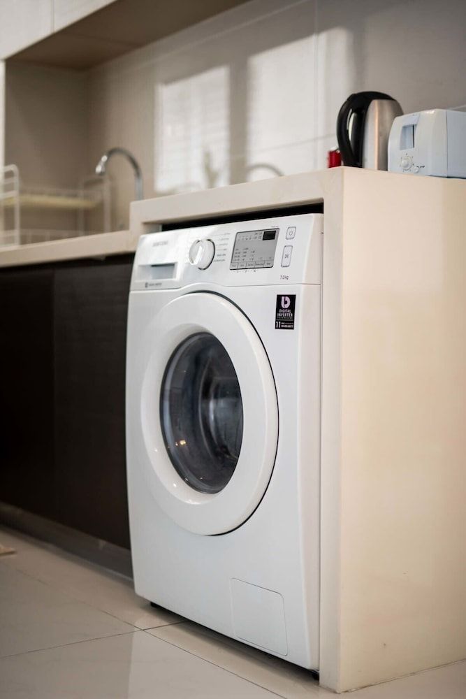 A Stylish 2BR Suite, Water Views, Free Parking Apartment (2 Bedrooms) 25