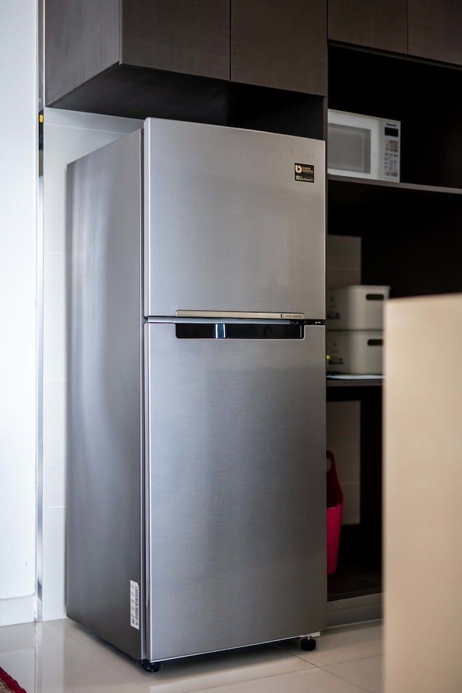 A Stylish 2BR Suite, Water Views, Free Parking Apartment (2 Bedrooms) 24