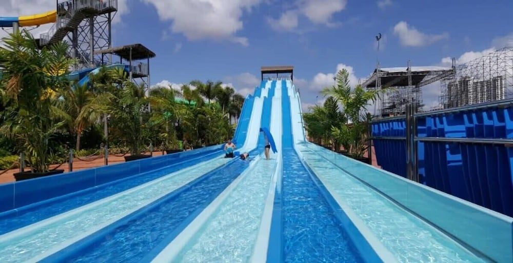 A Stylish 2BR Suite, Water Views, Free Parking Apartment (2 Bedrooms) 53