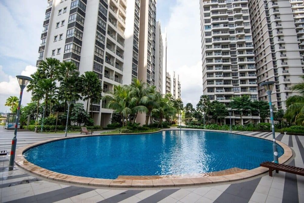 A Stylish 2BR Suite, Water Views, Free Parking Apartment (2 Bedrooms) 34