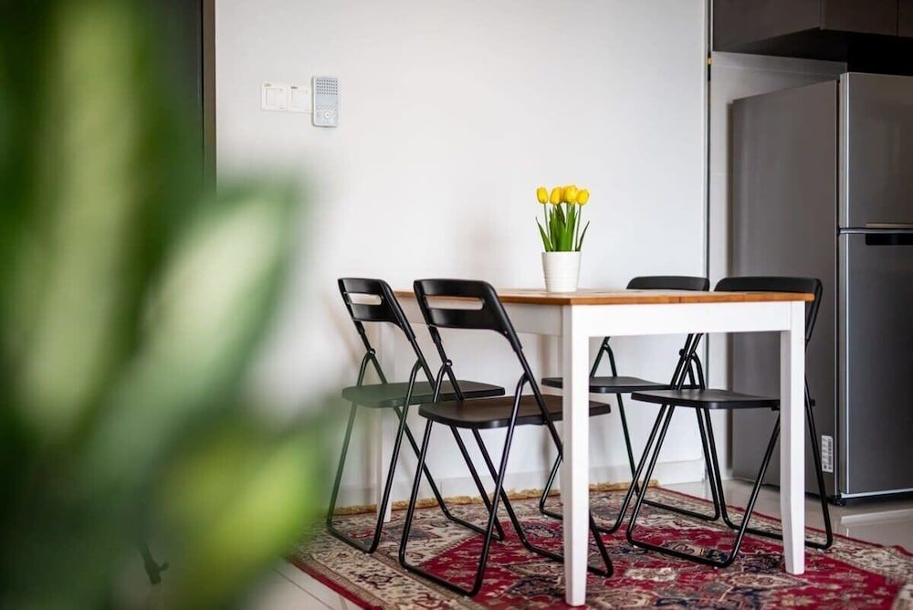 A Stylish 2BR Suite, Water Views, Free Parking Apartment (2 Bedrooms) 32