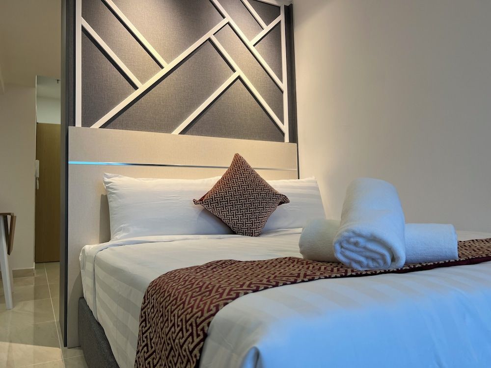 The Colony By Infinitum Flixses Family Studio Suite, Balcony, City View 3