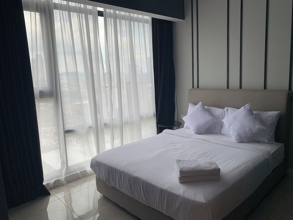 AXON RESIDENCE BY PERKASA IKON Deluxe Studio, 1 Queen Bed, Private Bathroom, City View 5