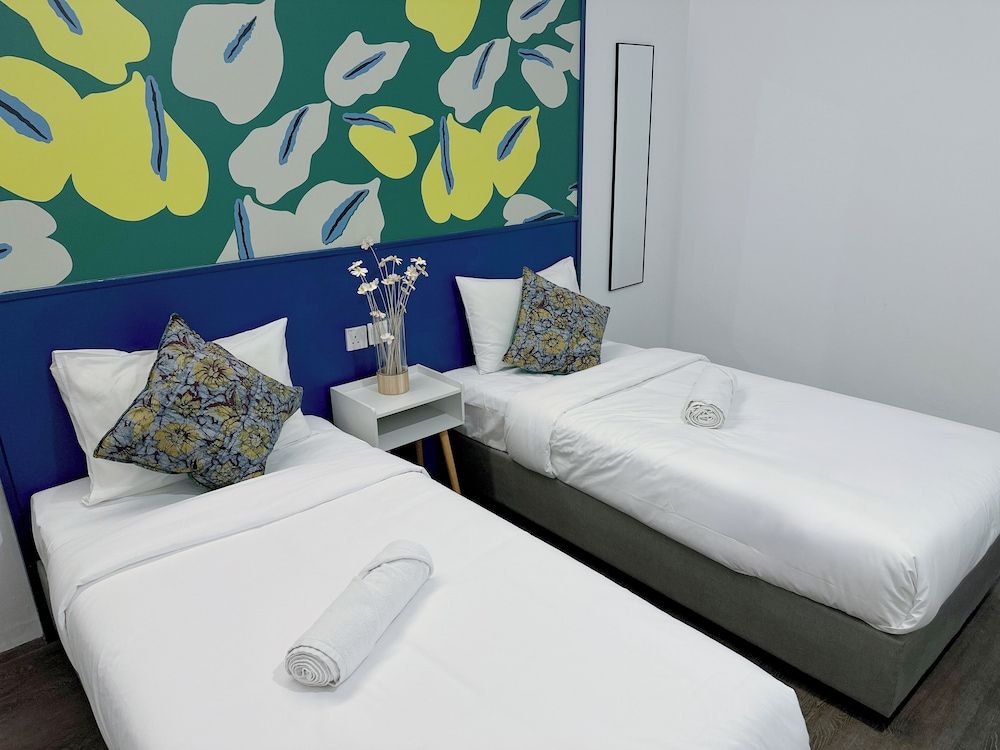 Twin Bedroom with Private Bathroom