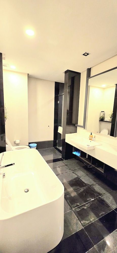 The Mews KLCC By Service Apartment Standard Apartment, 1 Bedroom, Balcony, City View 13