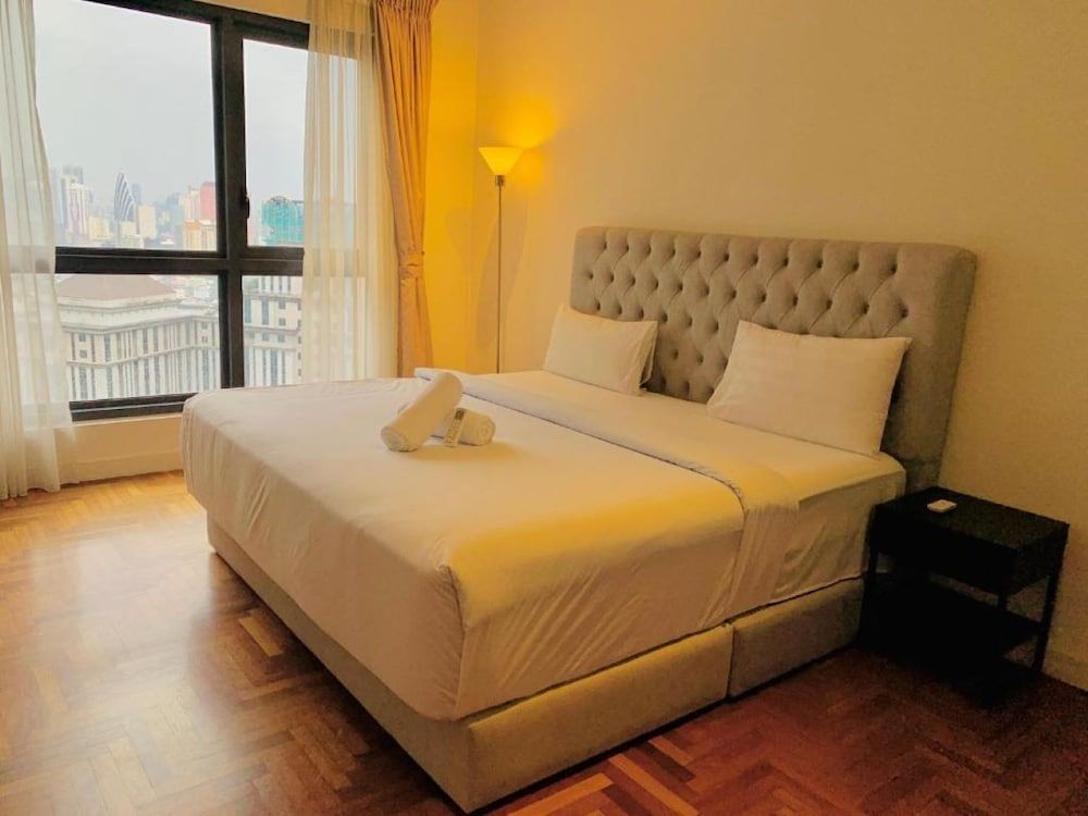 The Mews KLCC By Service Apartment Standard Apartment, 1 Bedroom, Balcony, City View 5