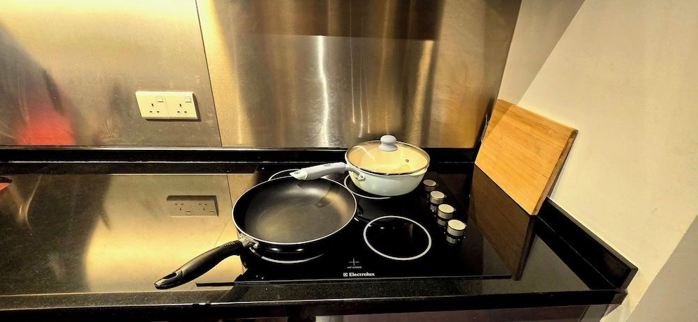 The Mews KLCC By Service Apartment Standard Apartment, 1 Bedroom, Balcony, City View 7