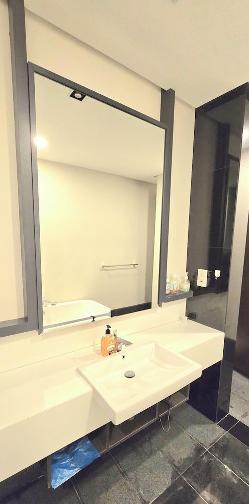 The Mews KLCC By Service Apartment Standard Apartment, 1 Bedroom, Balcony, City View 15