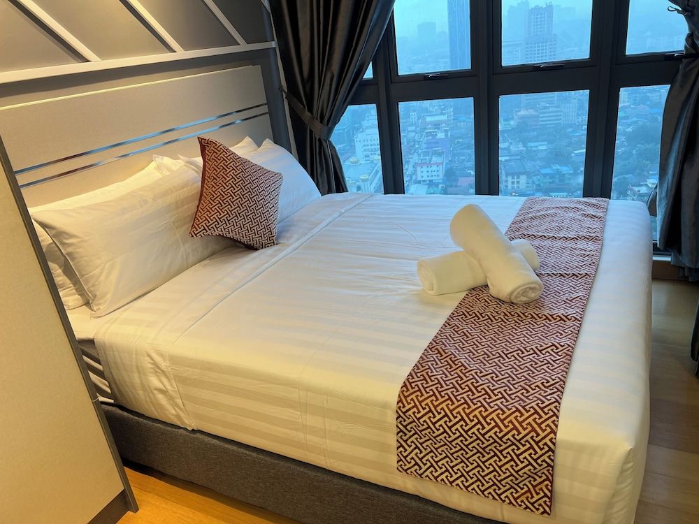 The Colony By Infinitum KLCC Aura Suites Deluxe Studio, City View 5