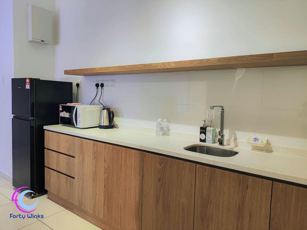 THE HORIZON IPOH BY 40 WINKS Grand Apartment, Balcony, City View 7