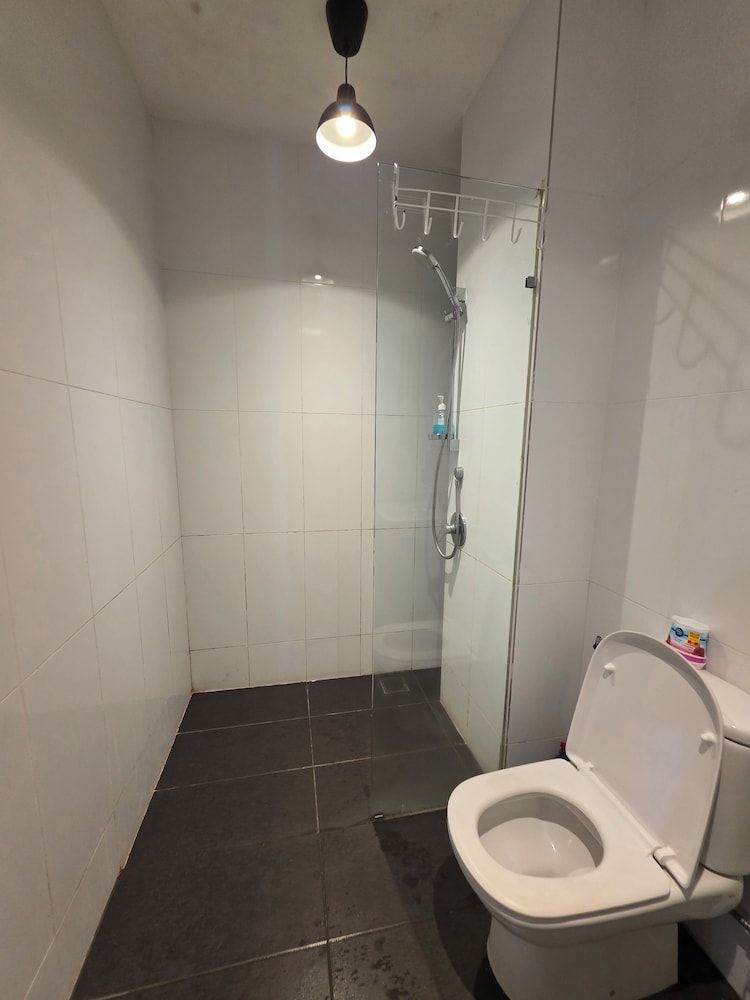 Reizz Residence by Perkasa Ikon Standard Apartment, Balcony, City View 17