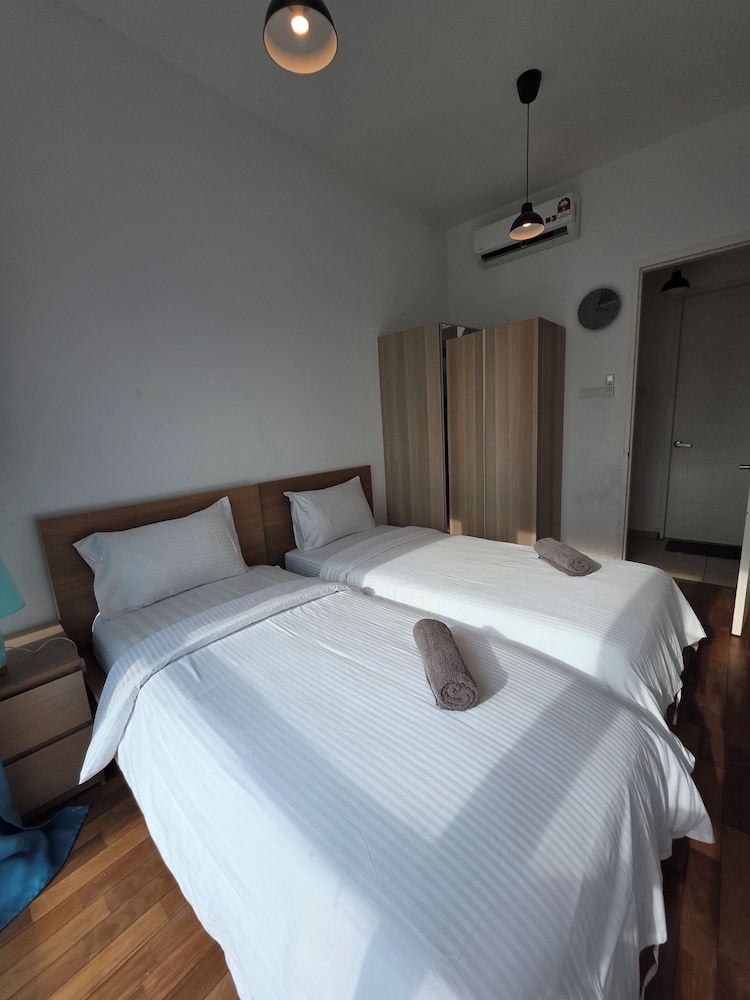 Reizz Residence by Perkasa Ikon Standard Apartment, Balcony, City View 6