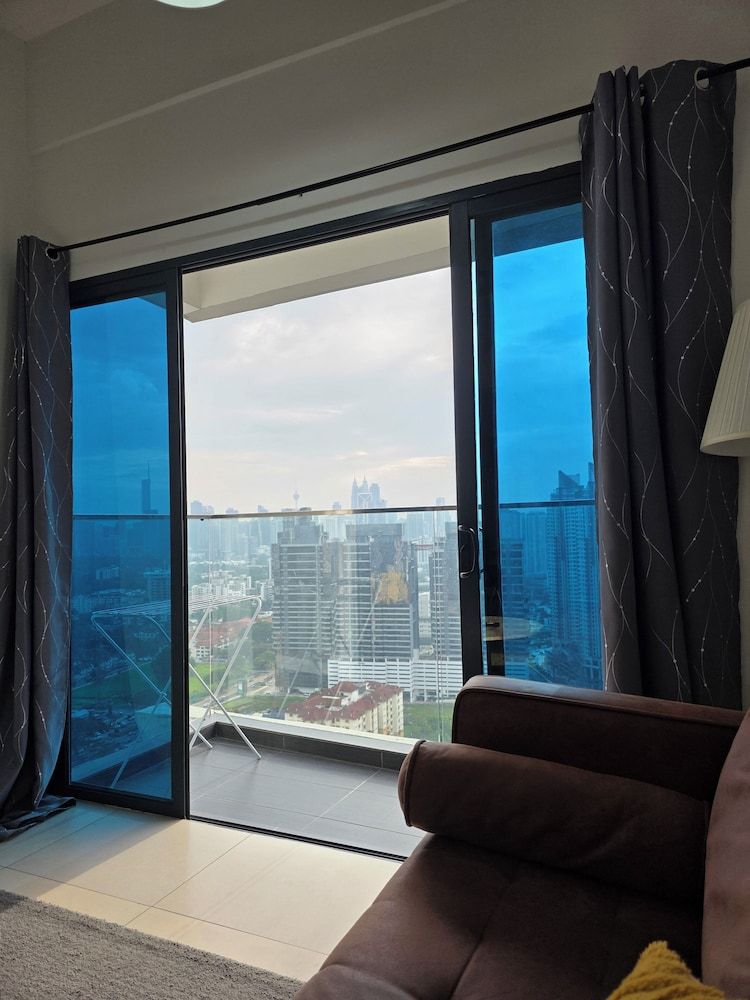 Reizz Residence by Perkasa Ikon Standard Apartment, Balcony, City View 16