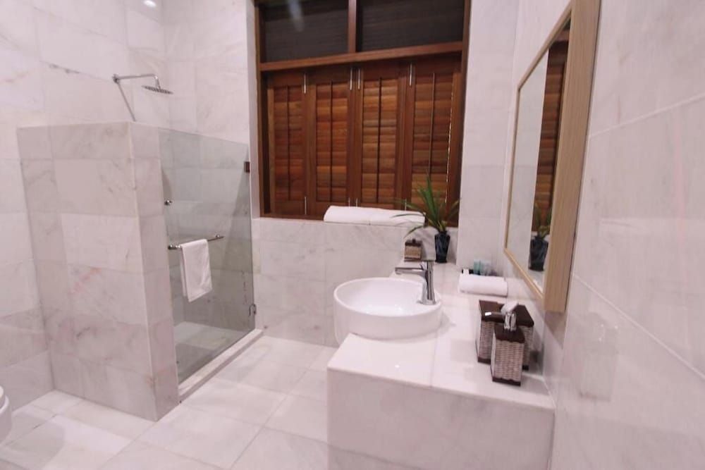 Harmony Valley Retreat Family Room, Mountain View 2