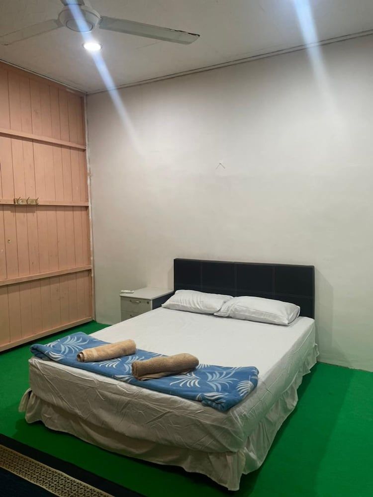 OYO 91250 Roomstay Awie Deluxe Double Room 8