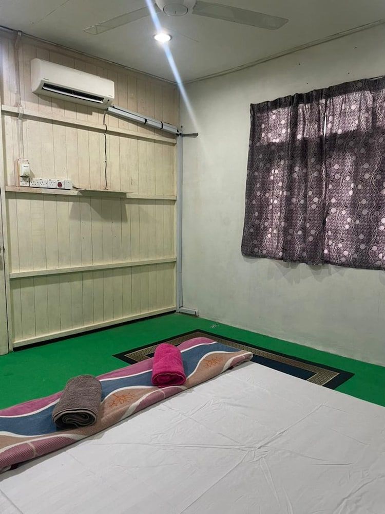 OYO 91250 Roomstay Awie Deluxe Double Room 2