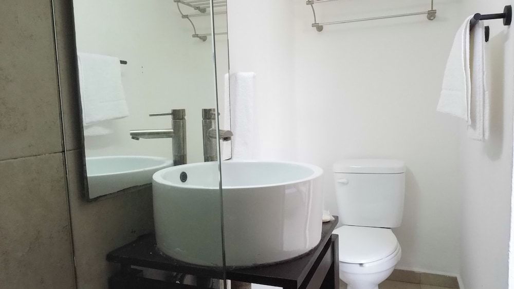 Rustic Hotel Isla Mujeres King Bed Suite with Balcony 7